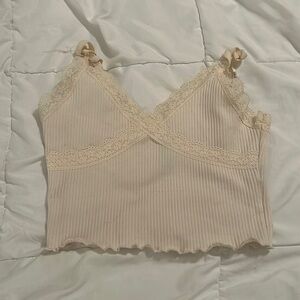 H&M Off white cropped tank with lace detailing